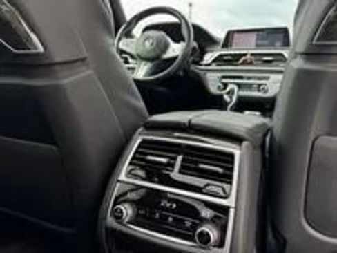 Used 2022 BMW 740i w/ M Sport Package RWD image 16