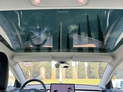 Used 2023 Tesla Model 3 Standard Range image 14