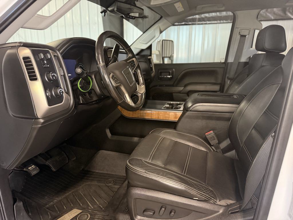 Used 2018 GMC Sierra 3500 Denali w/ Duramax Plus Package AWD/4WD image 15