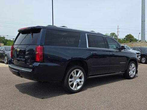 Used 2017 Chevrolet Suburban Premier RWD image 3