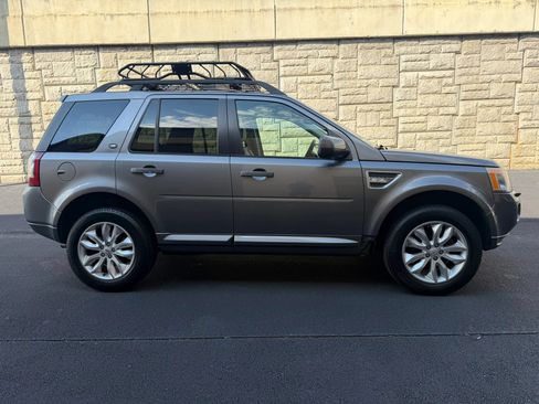 Used 2011 Land Rover LR2 HSE AWD/4WD image 5
