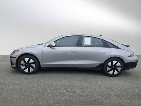 Used 2023 Hyundai Ioniq 6 SE RWD image 6