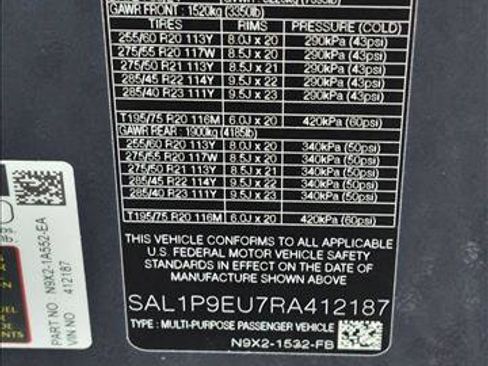 Used 2024 Land Rover Range Rover Sport SE AWD/4WD image 23