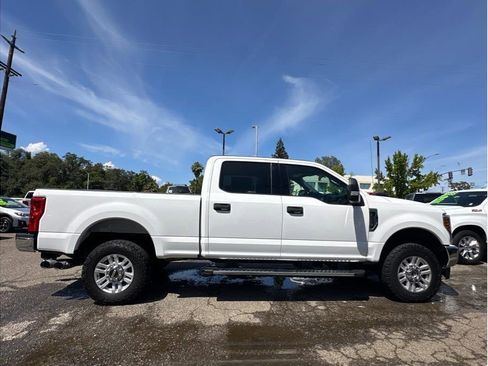 Used 2018 Ford F250 XLT w/ XLT Value Package AWD/4WD image 9