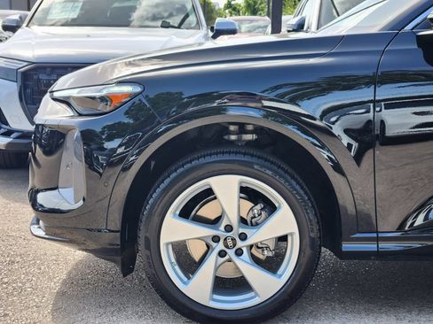 Certified 2025 Audi Q5 Premium Plus w/ Premium Plus AWD/4WD image 13
