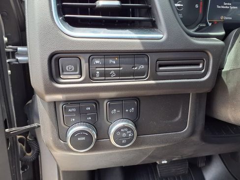 Used 2021 GMC Yukon AT4 w/ LPO, Illumination Package AWD/4WD image 15