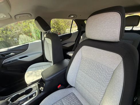 Used 2022 Chevrolet Equinox LS image 41