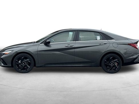 Used 2026 Hyundai Elantra SEL Sport FWD image 3