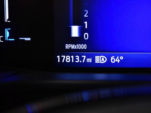 Used 2023 Ford Escape Active w/ Tech Pack #1 AWD/4WD image 18