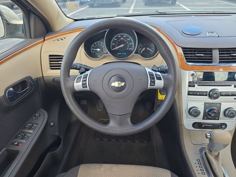 Used 2010 Chevrolet Malibu LT FWD image 9