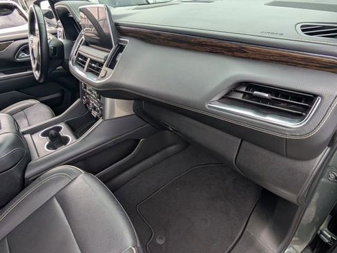 Used 2024 Chevrolet Suburban Premier image 19