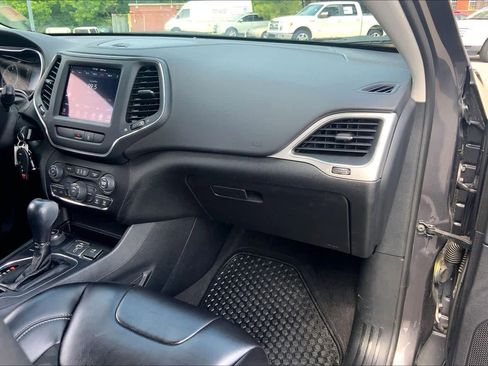 Used 2022 Jeep Cherokee Latitude w/ Sun & Sound Group AWD/4WD image 19