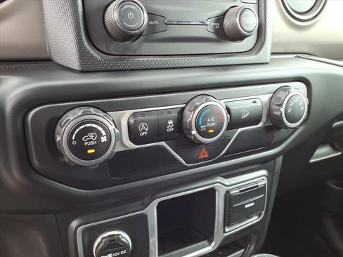Used 2018 Jeep Wrangler Unlimited Sport AWD/4WD image 29