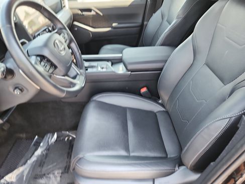 Used 2025 Lexus GX 550 w/ Cold Area Package AWD/4WD image 29