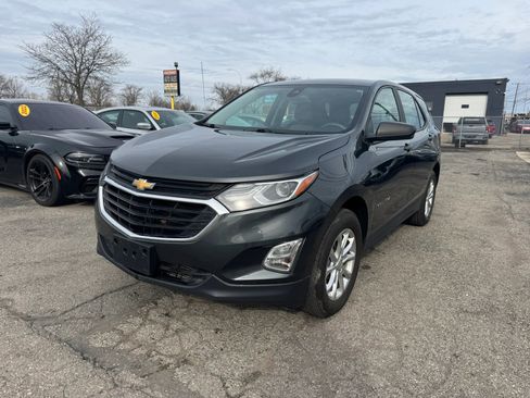 Used 2020 Chevrolet Equinox LS image 1