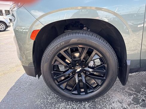Used 2023 Chevrolet Suburban High Country AWD/4WD image 32