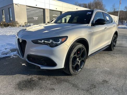 New 2026 Alfa Romeo Stelvio Sprint image 4