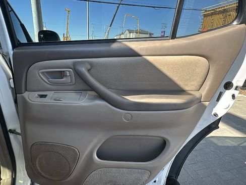 Used 2005 Toyota Sequoia SR5 image 20