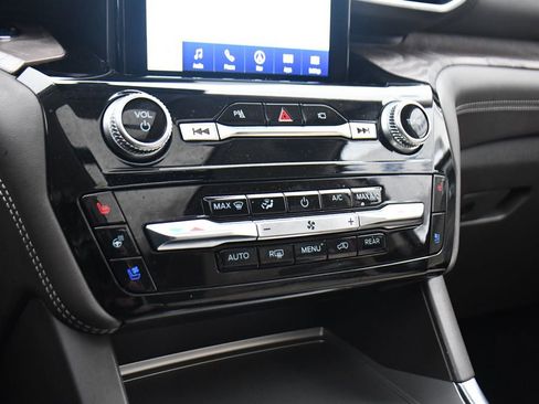 Used 2023 Ford Explorer Platinum w/ Technology Package image 31