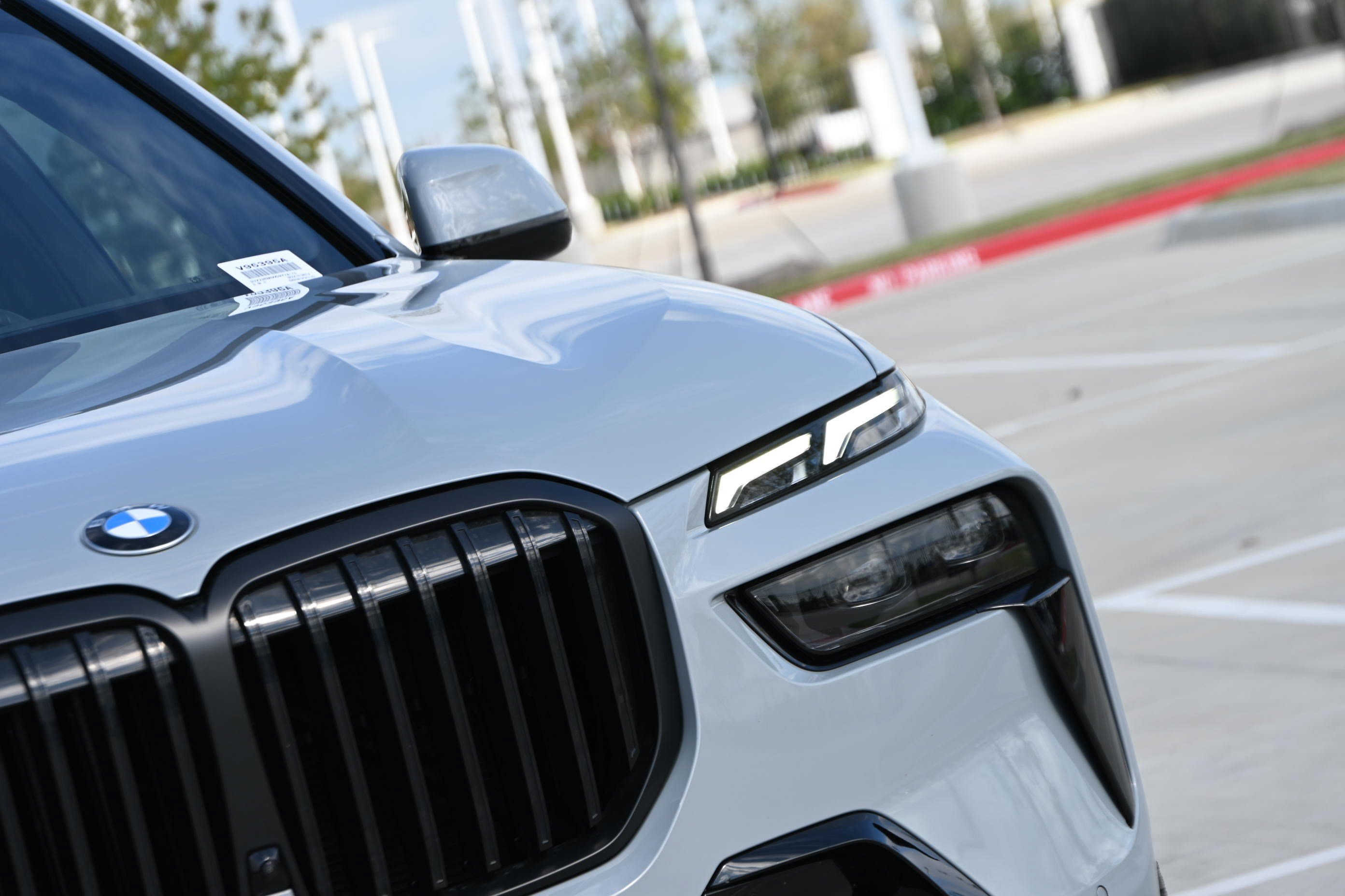 Certified 2025 BMW X7 xDrive40i w/ M Sport Package AWD/4WD image 10