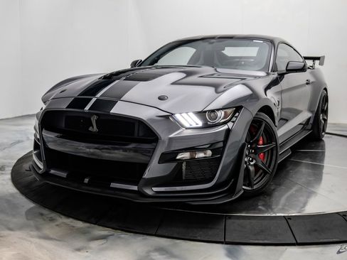 Used 2021 Ford Mustang Shelby GT500 w/ Carbon Fiber Track Pack image 5