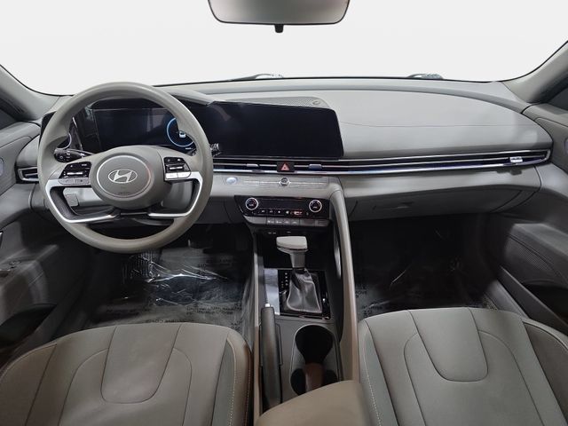 Used 2024 Hyundai Elantra SEL FWD image 10