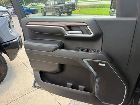 Used 2024 Chevrolet Silverado 1500 RST w/ Convenience Package II AWD/4WD image 10