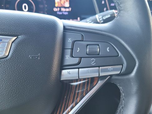 Used 2023 Cadillac Escalade Premium Luxury AWD/4WD image 24