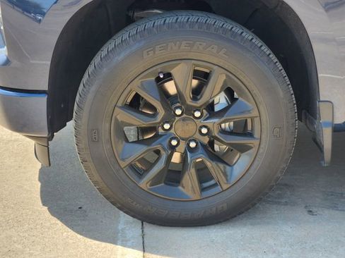 Used 2022 Chevrolet Silverado 1500 Custom image 10