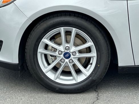 Certified 2018 Ford Focus SE FWD image 23