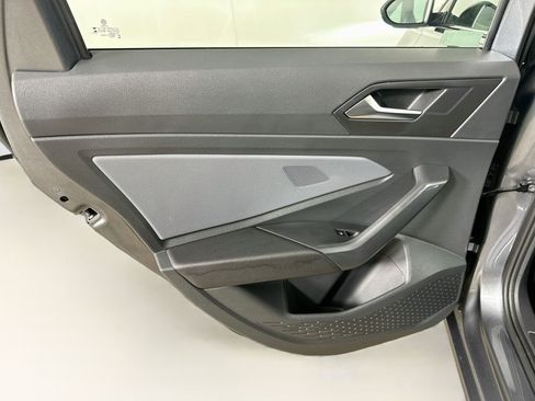 Used 2025 Volkswagen Jetta SE FWD image 25