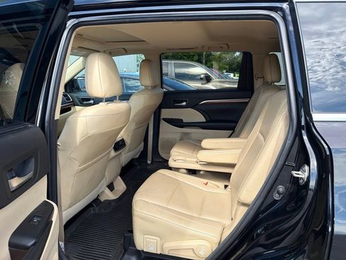 Used 2018 Toyota Highlander Limited w/ Protection Package #3 AWD/4WD image 9