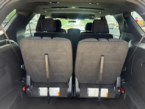 Used 2017 Ford Explorer XLT AWD/4WD image 14