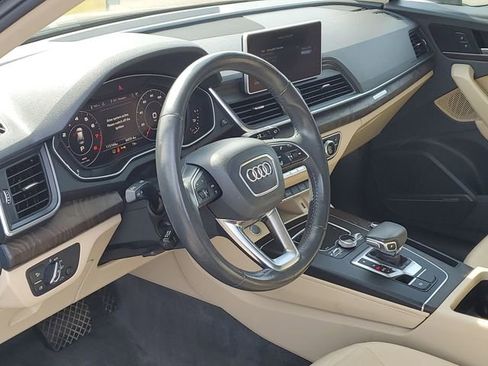 Used 2019 Audi Q5 2.0T Premium Plus w/ Premium Plus Package AWD/4WD image 11