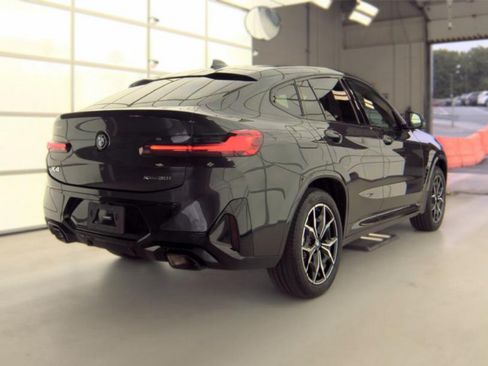 Used 2023 BMW X4 xDrive30i w/ M Sport Package AWD/4WD image 2