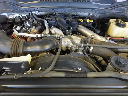 Used 2019 Ford F550 4x4 Regular Cab Super Duty image 25