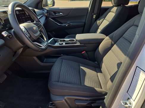 Used 2026 Chevrolet Equinox LT FWD image 16