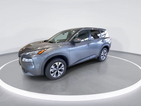 Used 2022 Nissan Rogue SV image 4