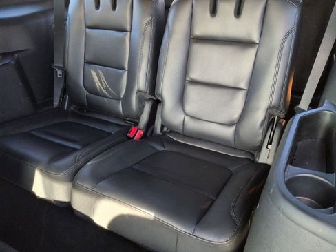 Used 2019 Ford Explorer XLT w/ Equipment Group 202A image 18