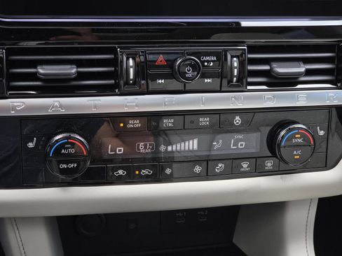 New 2026 Nissan Pathfinder SL w/ SL Premium Package FWD image 24