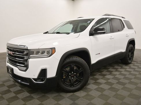 Used 2023 GMC Acadia AT4 image 2