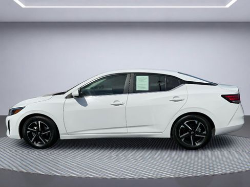 Used 2024 Nissan Sentra SV FWD image 3