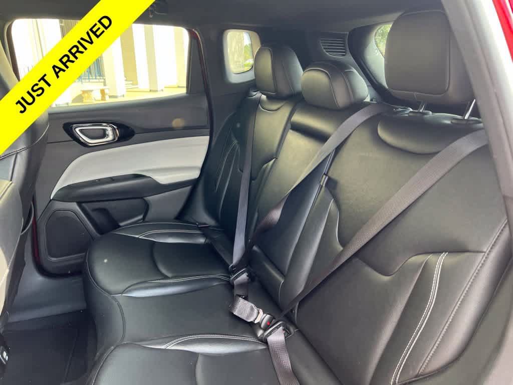 Used 2025 Jeep Compass Limited AWD/4WD image 17