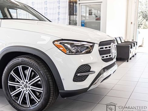 Used 2025 Mercedes-Benz GLE 450e 4MATIC w/ Driver Assistance Package image 4