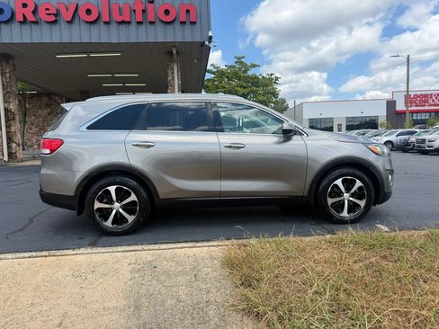Used 2018 Kia Sorento EX FWD image 8
