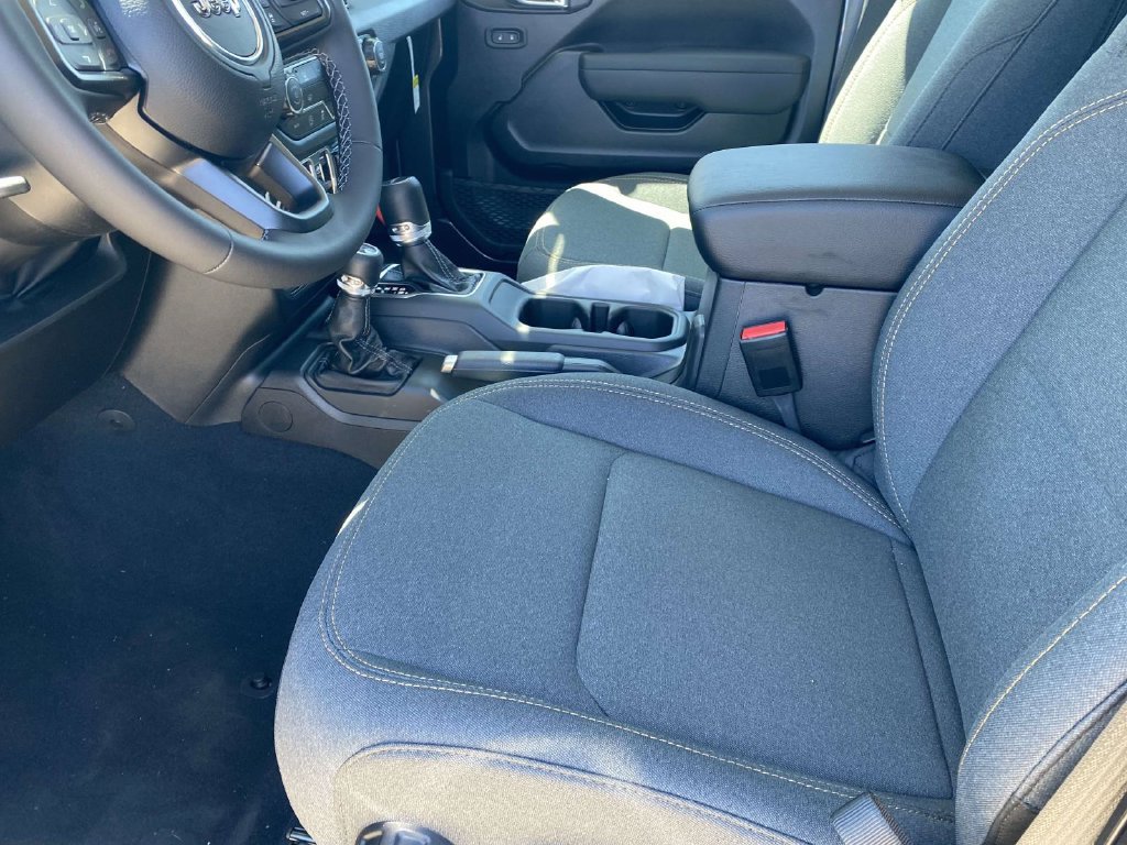 New 2026 Jeep Gladiator Sport AWD/4WD image 11