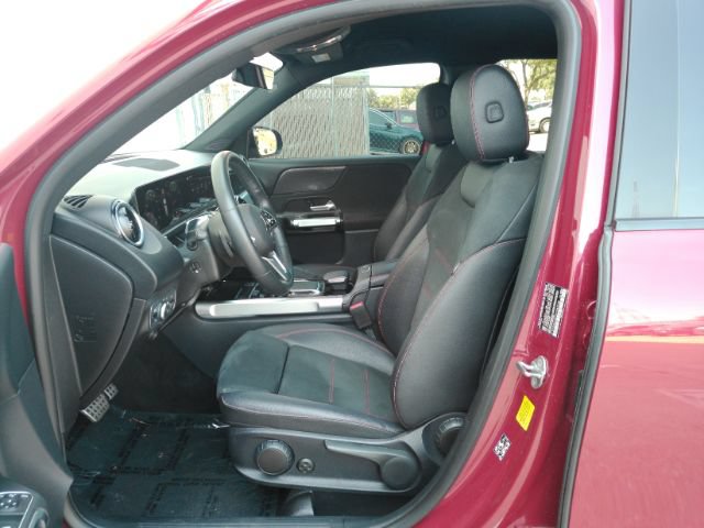 Used 2022 Mercedes-Benz GLB 250 image 13