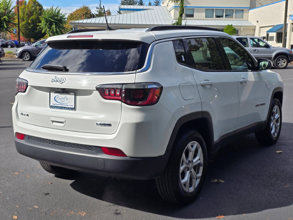 Used 2024 Jeep Compass Latitude AWD/4WD image 24