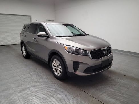 Used 2019 Kia Sorento LX image 13