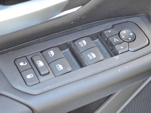 New 2026 RAM 1500 4x4 Crew Cab image 13